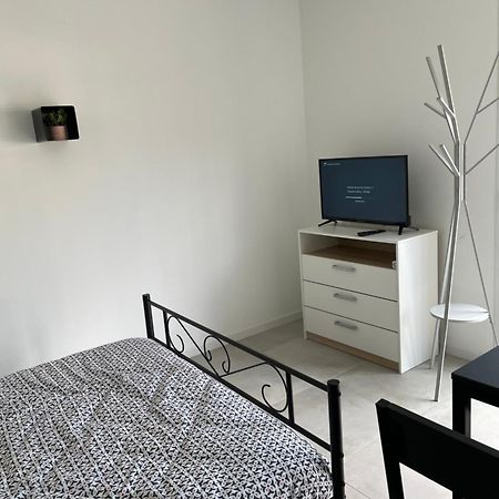 פואטייה Chambre Independante Proche Du Futuroscope מראה חיצוני תמונה